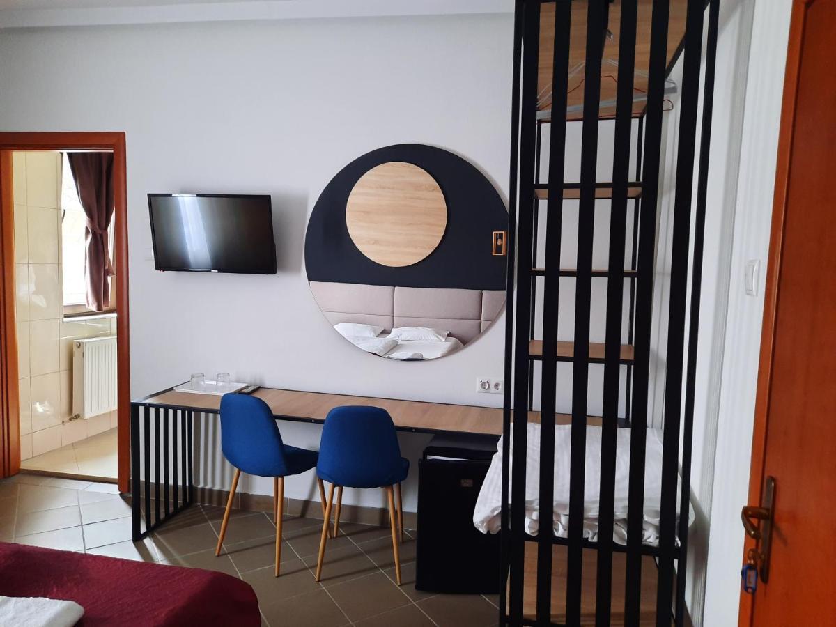 Pension Recidency Oradea Eksteriør billede