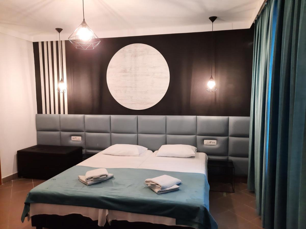 Pension Recidency Oradea Eksteriør billede