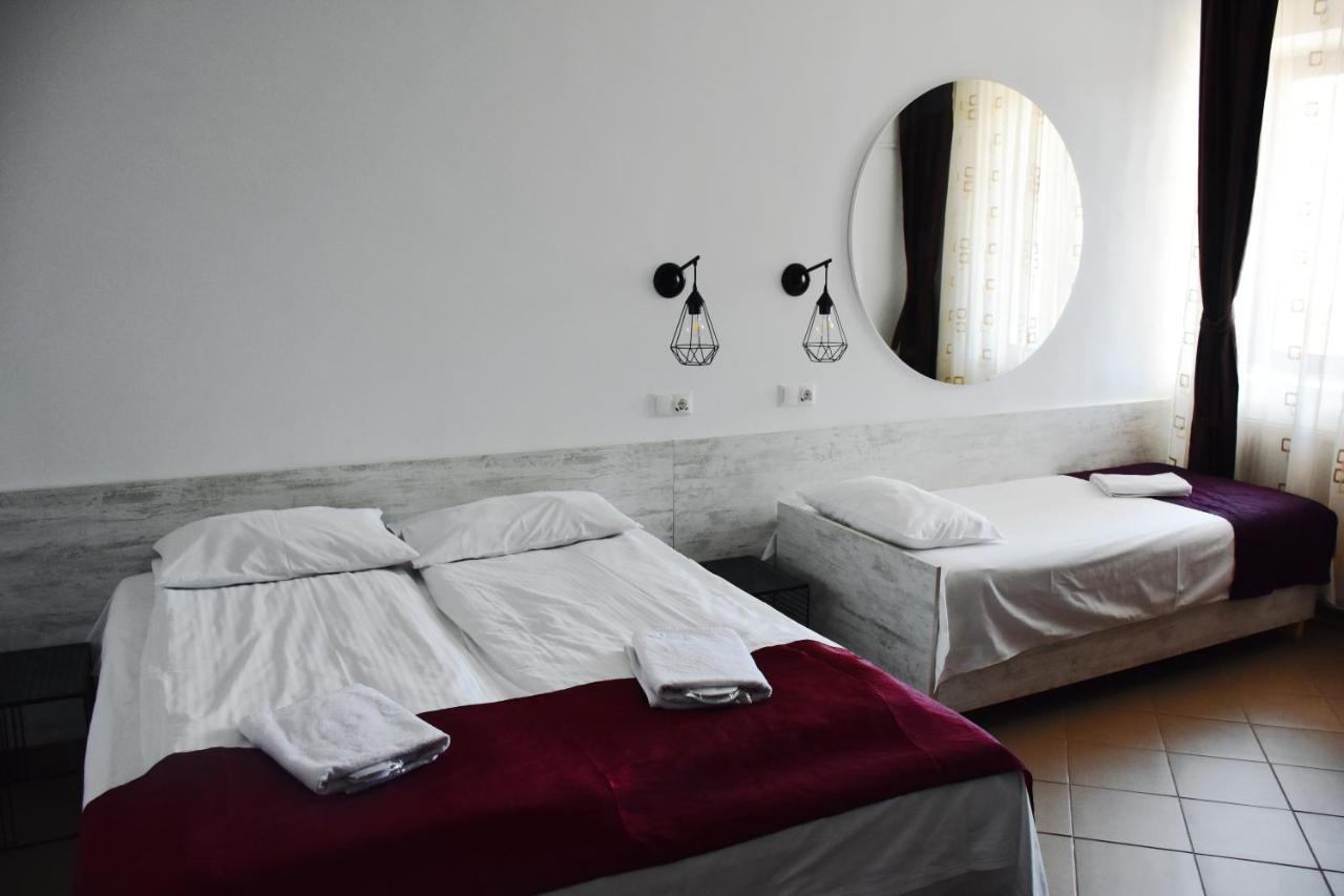 Pension Recidency Oradea Eksteriør billede