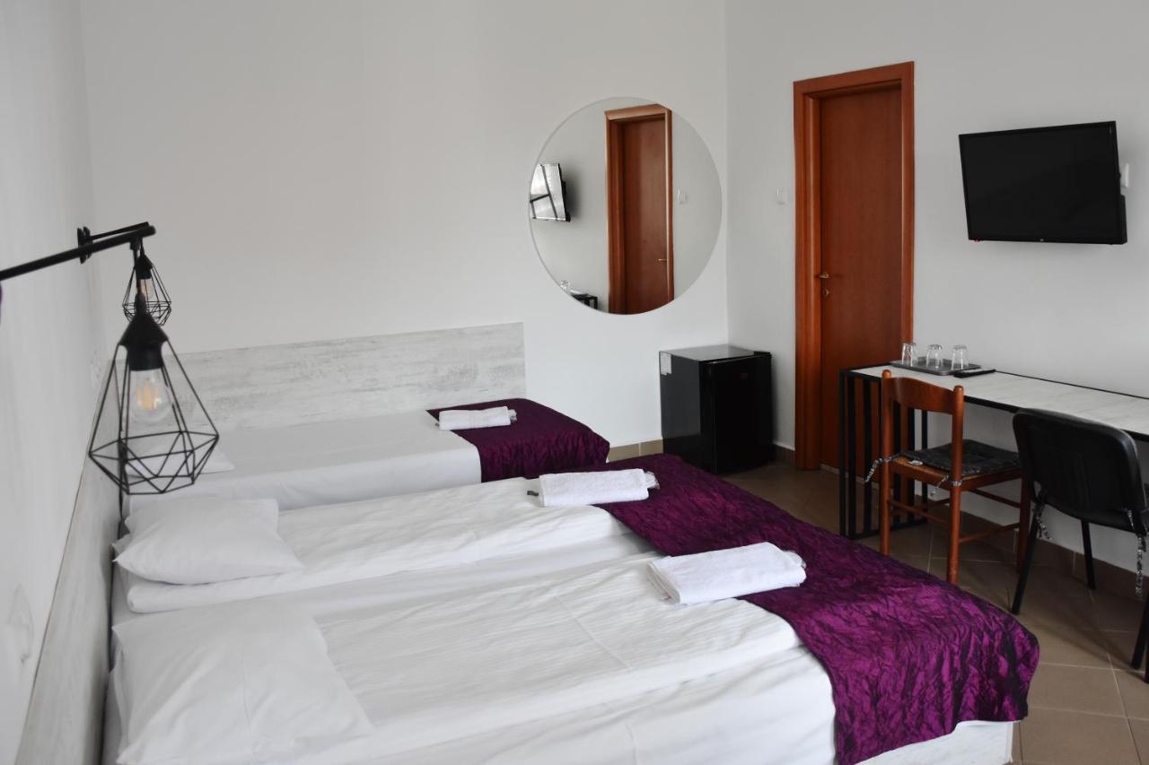 Pension Recidency Oradea Eksteriør billede